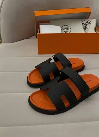 صندل Hermès Chypre أسود